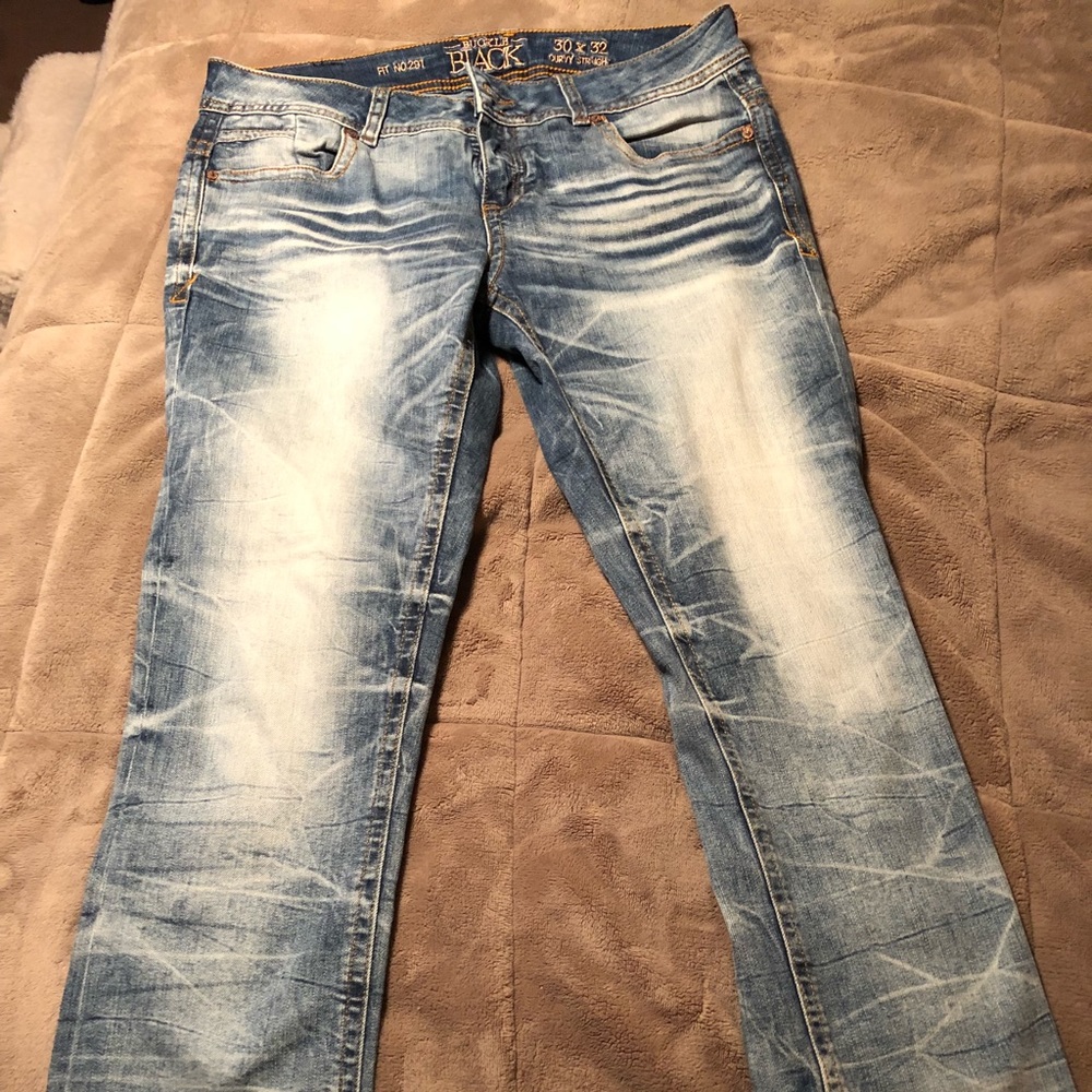 Buckle jeans